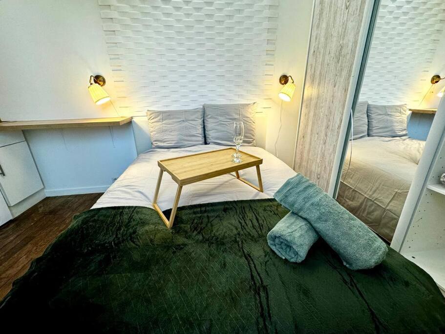 Champs-Elysees - Suite For 2 People Paris Exterior photo